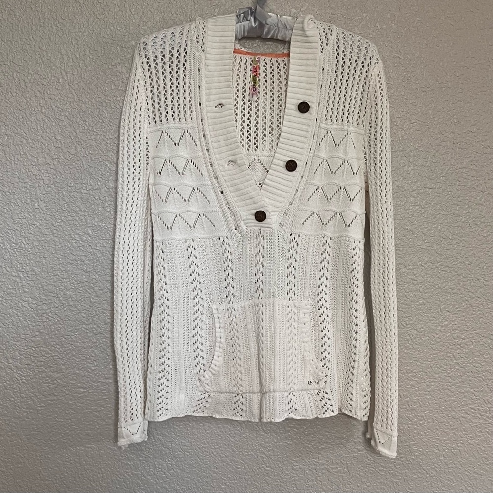 O’Neill White Knit Button pull over Women's Sweater size small with hoodie